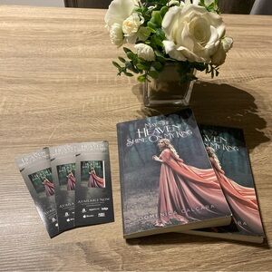 May the heaven shine on my king. Book. Novel